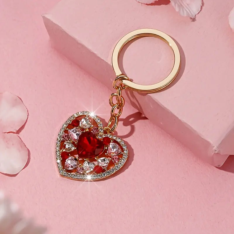 Llavero de lujo en forma de corazón con brillantes diamantes de imitación para San Valentín: un bonito dije de aleación para bolso y un regalo para ella.