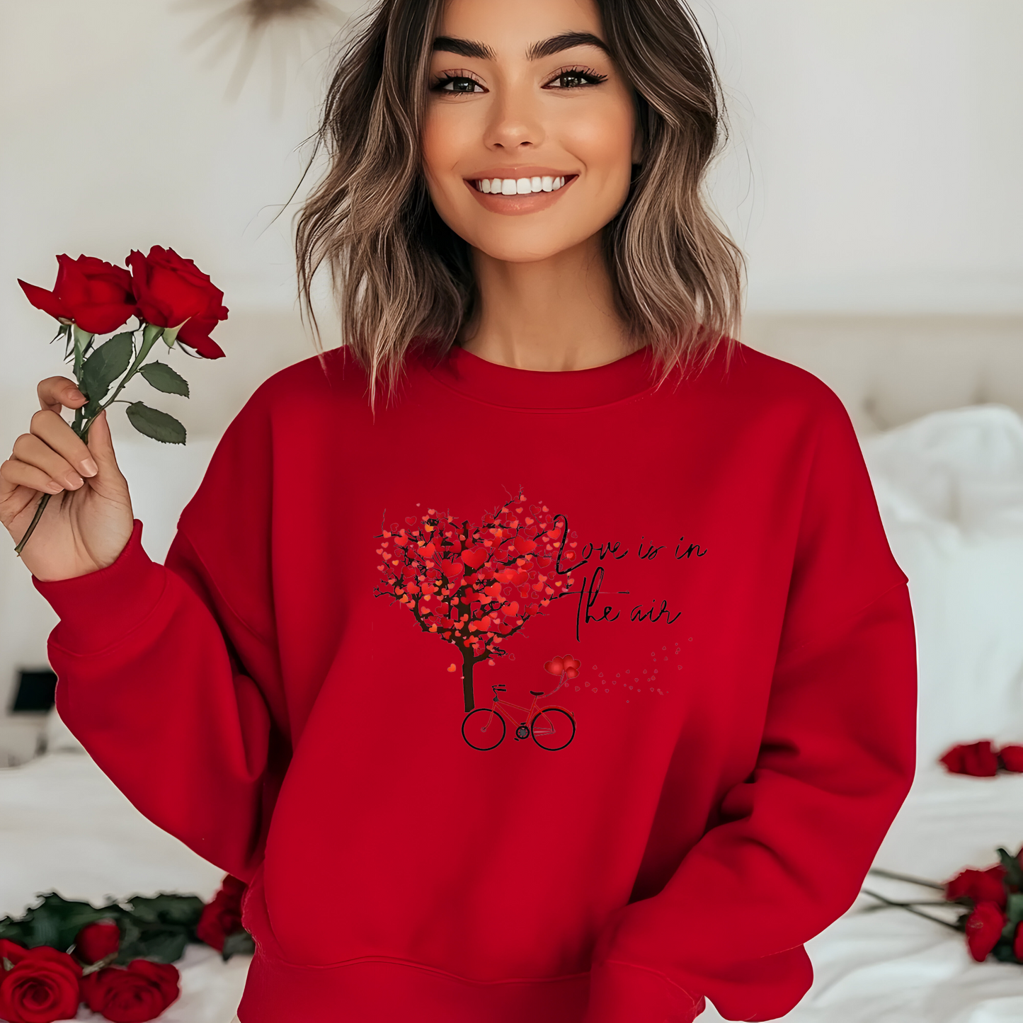 Sudadera unisex de cuello redondo "Love is in the Air": un regalo acogedor y romántico para parejas y San Valentín.