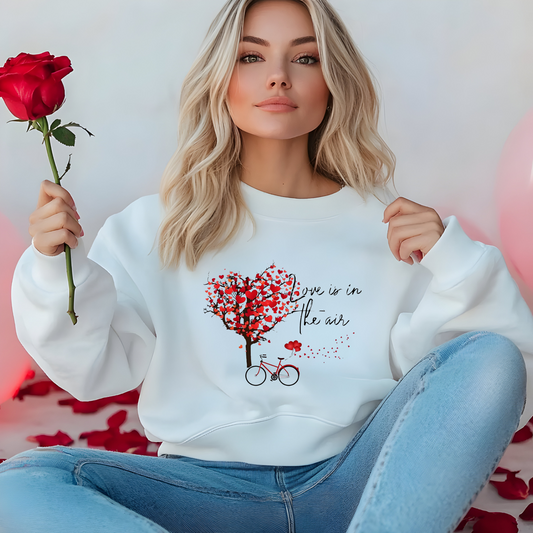 Sudadera unisex de cuello redondo "Love is in the Air": un regalo acogedor y romántico para parejas y San Valentín.