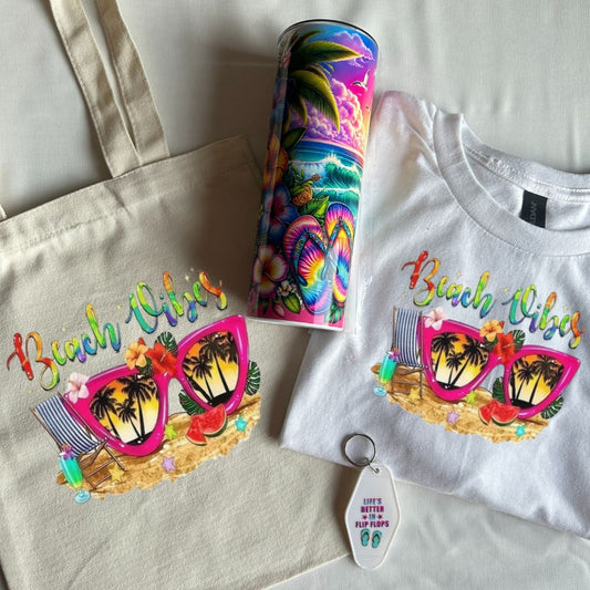 Coffret cadeau d'été : T-shirt, gobelet, sac fourre-tout, porte-clés et cadeau offert