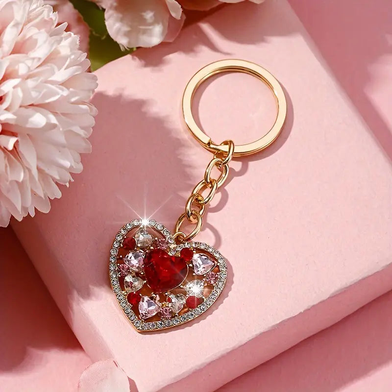 Llavero de lujo en forma de corazón con brillantes diamantes de imitación para San Valentín: un bonito dije de aleación para bolso y un regalo para ella.